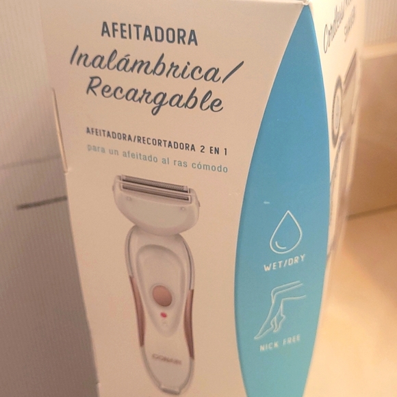 * CORDLESS Razor Wet/DryConair RECHARGABLE *SHAVER  BRAND NEW IN BOX - Picture 3 of 6